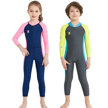 Децата, Момчета и момичета, които гмуркане, сърф, да носят защитно облекло за гмуркане с защита от uv цип, топли аксесоари за улицата