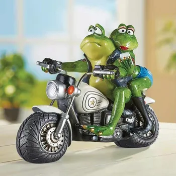 [Забавно] Двойка жаби за каране на мотоциклет, Каубой, Украса на градината, Статуята е от смола, модел, Фигурки, играчки, Бижута, най-добрият подарък за деца